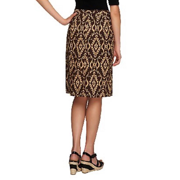 Linea by Louis Dell'Olio Ikat Printed Pull-On Skirt, 2X Black-Red Combo A254441 - Picture 3 of 11